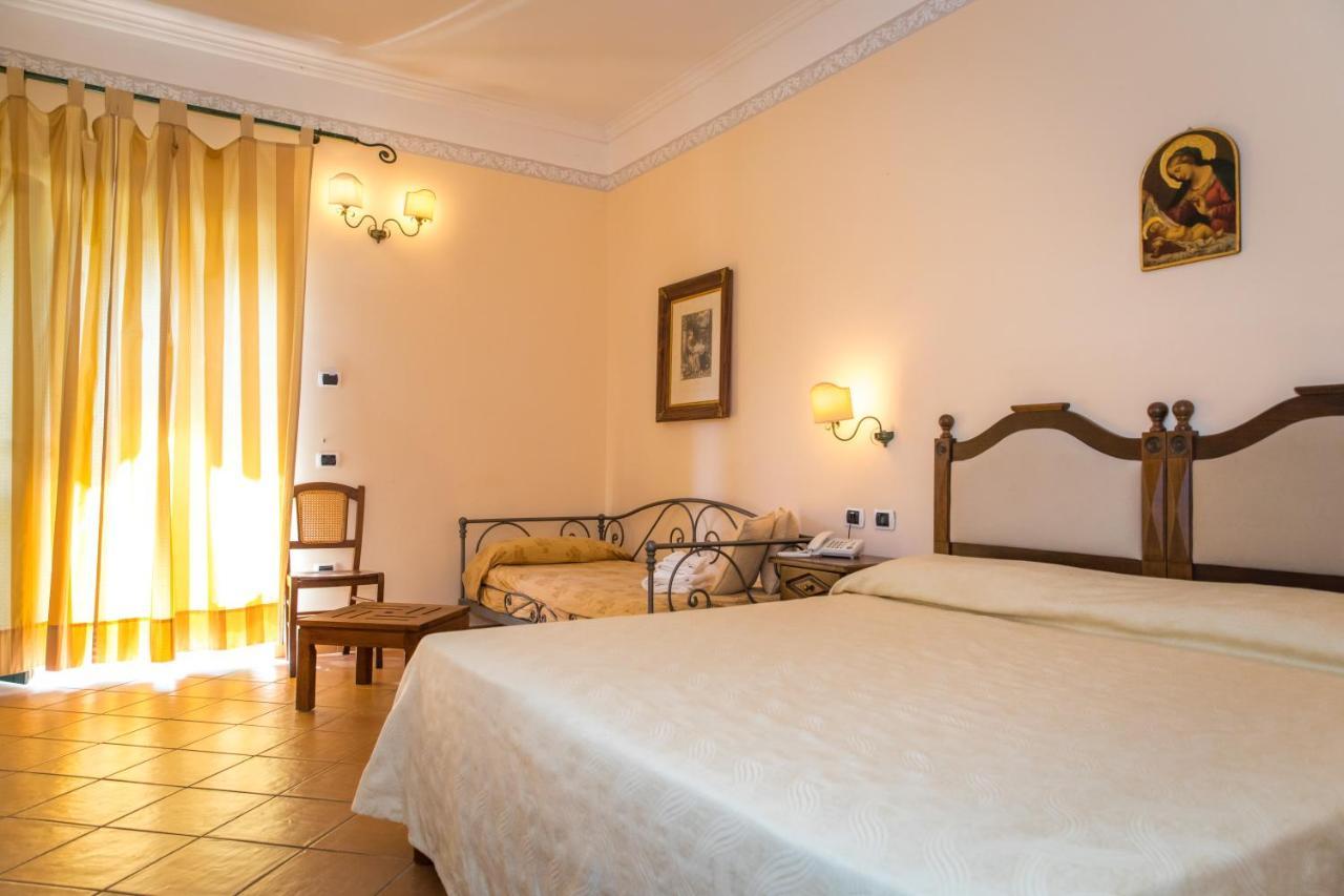 Hotel Villa Delle Meraviglie マラテーア エクステリア 写真