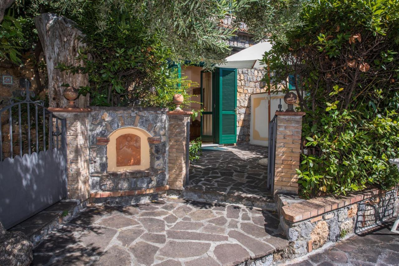 Hotel Villa Delle Meraviglie マラテーア エクステリア 写真