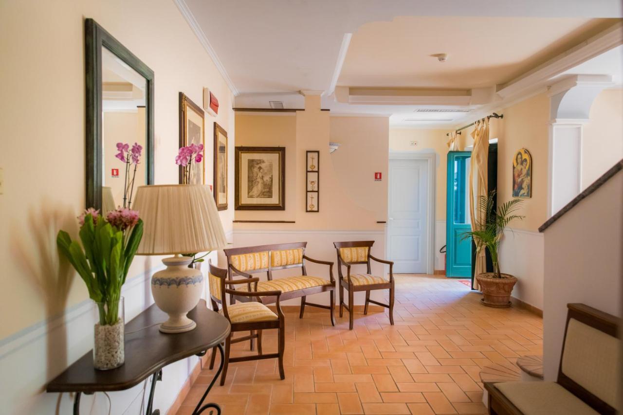 Hotel Villa Delle Meraviglie マラテーア エクステリア 写真